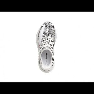 BNIB Yeezy 350 V2